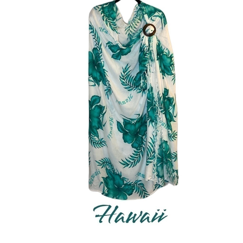 Hawaii Sarong Wrap With Fringe and Wooden Clasp White and Green Tropical Design